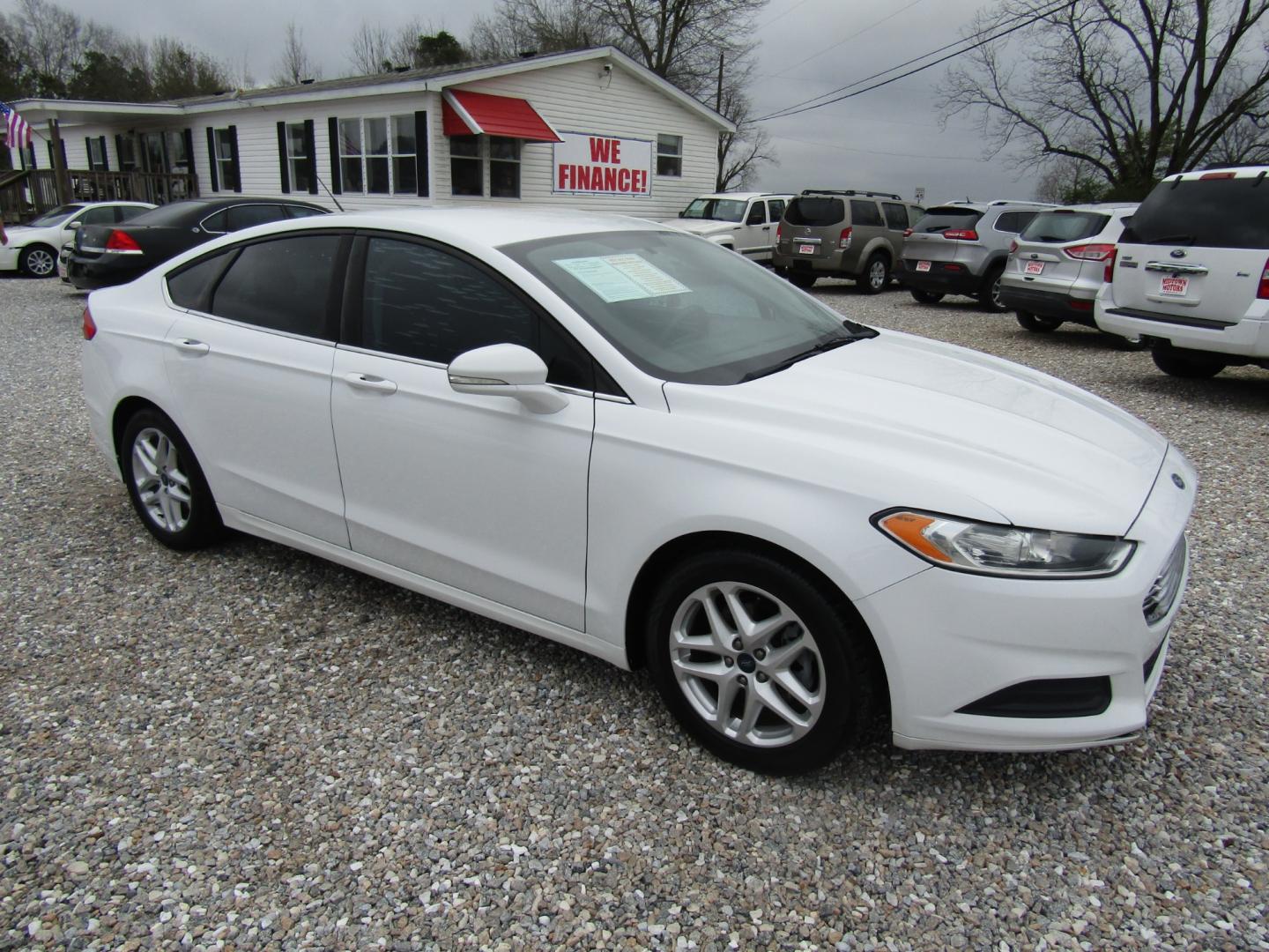 2015 White /Gray Ford Fusion SE (1FA6P0HD2F5) with an 1.5L L4 DOHC 16V engine, Automatic transmission, located at 15016 S Hwy 231, Midland City, AL, 36350, (334) 983-3001, 31.306210, -85.495277 - Photo#0